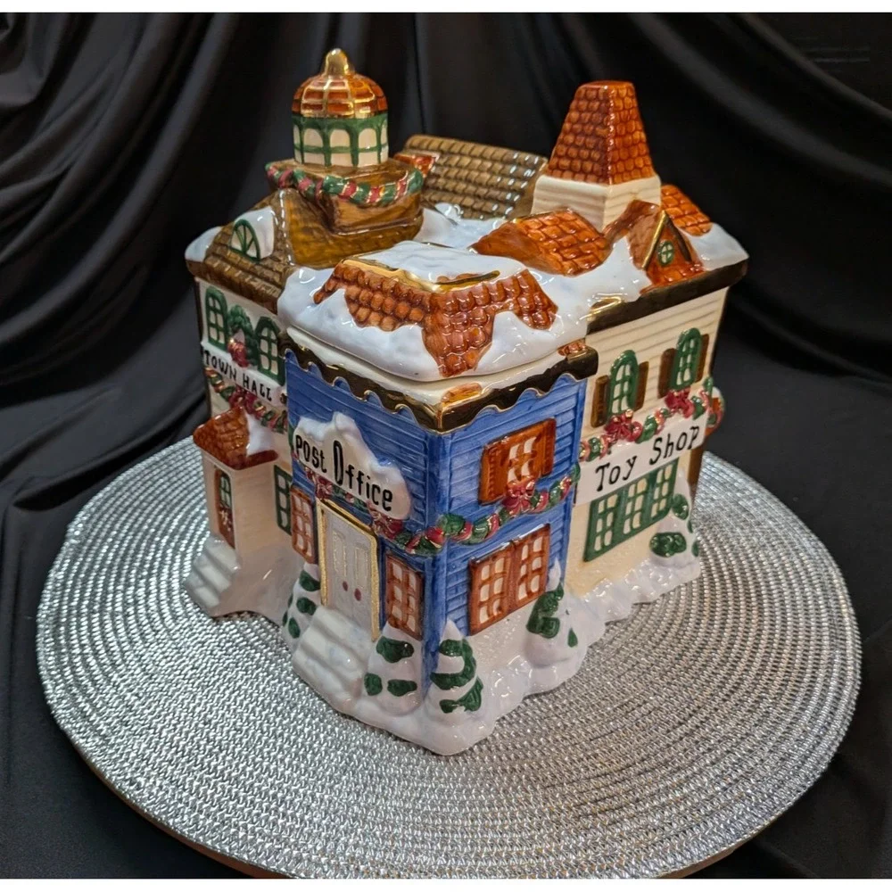Vintage 2001 Charter Club Winter Garland Ceramic Cookie Jar Christmas Village
